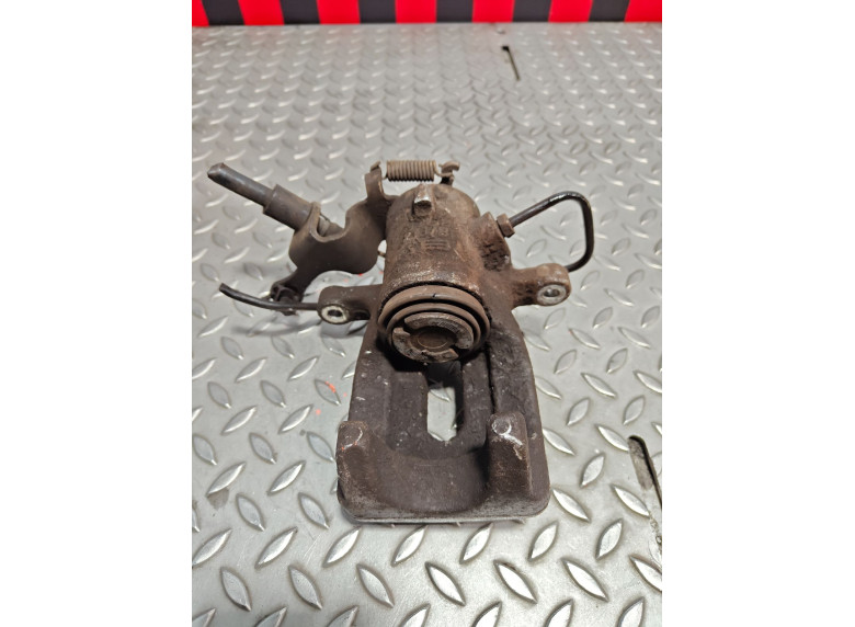 Суппорт задний правый к Citroen Berlingo, 2010г.