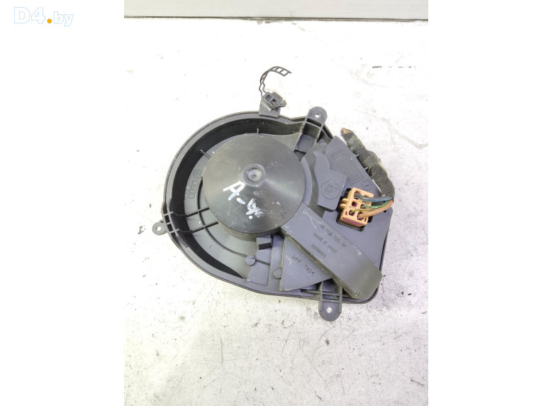 Моторчик печки к Volkswagen Passat 2000 г.