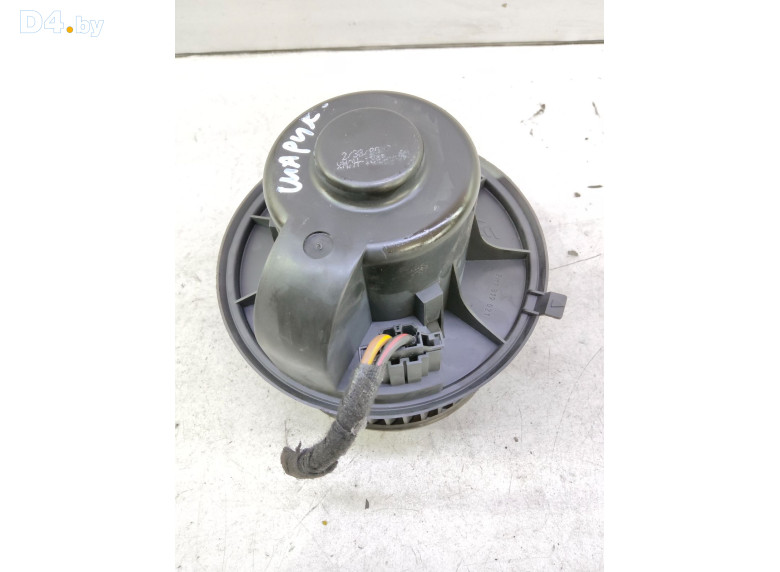 Моторчик печки к Seat Alhambra 2002 г.