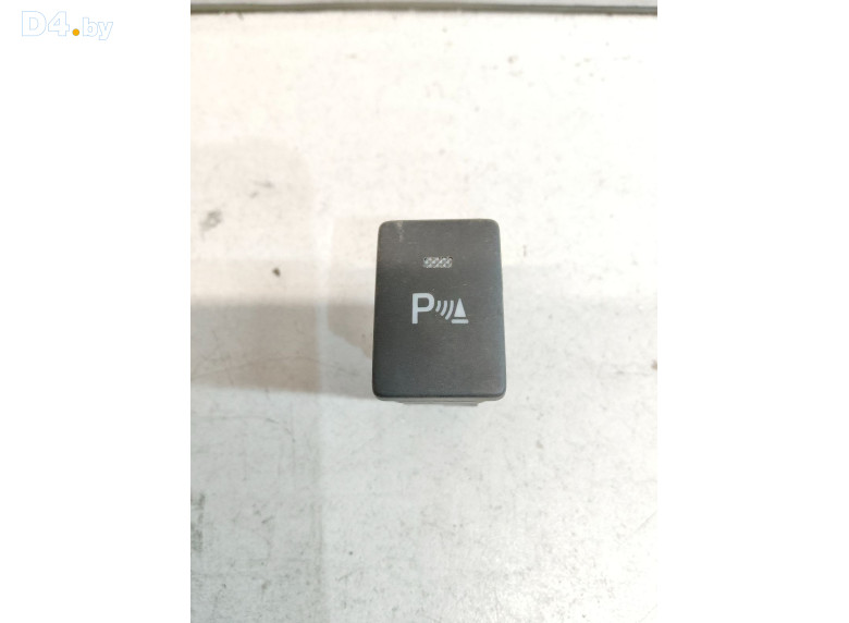 Кнопка парктроника к Toyota LandCruiser 2012 г.