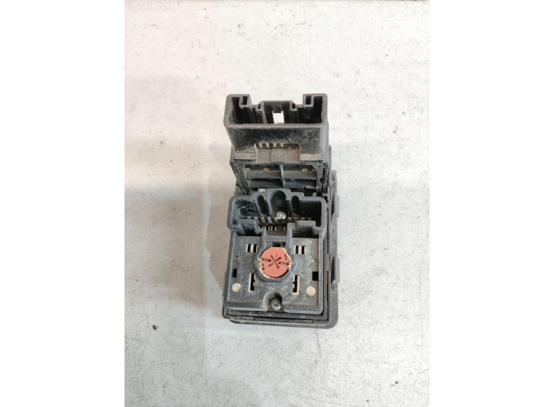 Кнопка (выключатель) к Toyota Land Cruiser, 2012г.