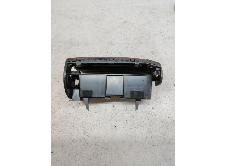 Подстаканник к Toyota Land Cruiser, 2012г.