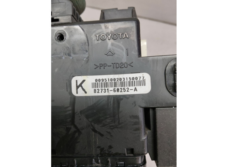 Блок предохранителей к Toyota Land Cruiser, 2012г.