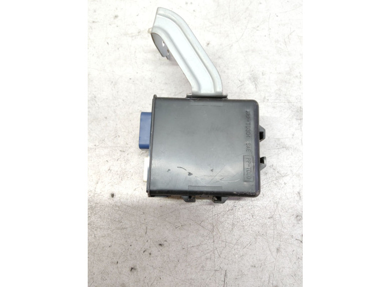 Реле стеклоочистителей (дворников) к Toyota Land Cruiser, 2012г.