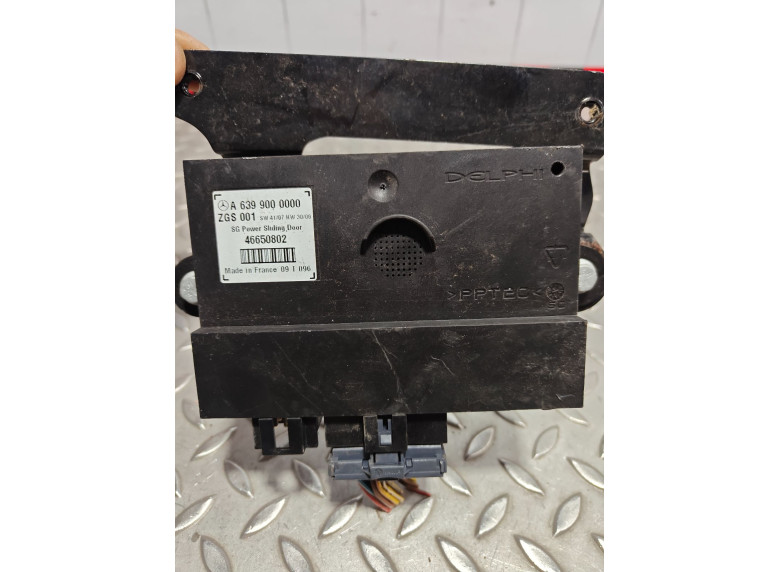 Блок управления двери к Mercedes Vito W639, 2008г.