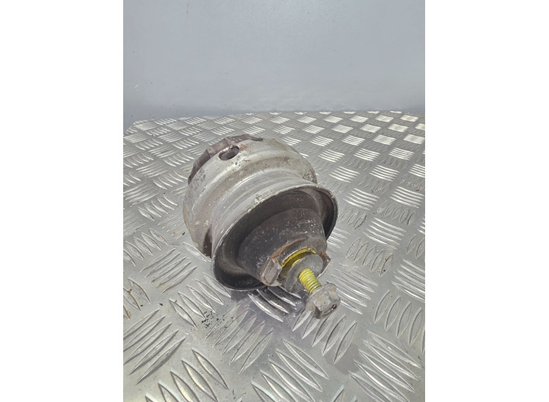 Подушка крепления двигателя к Audi A6, 2006г.