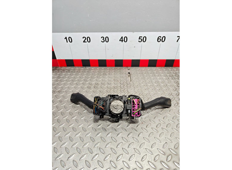 Переключатель подрулевой (стрекоза) к Volkswagen Passat, 2003г.