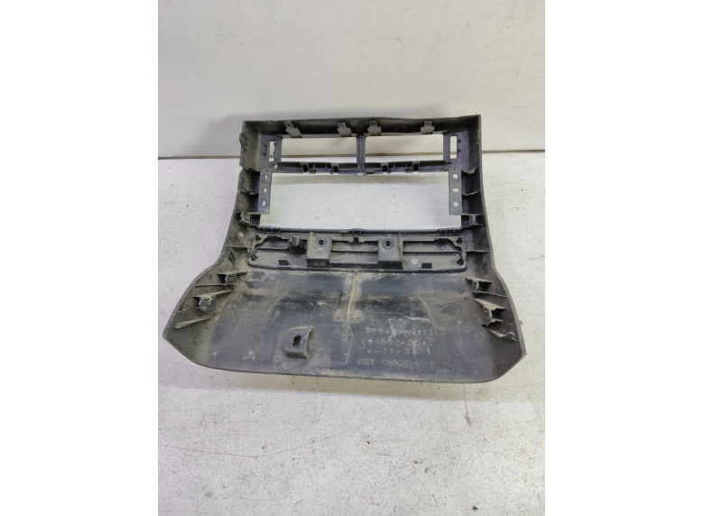 Консоль салона (кулисная часть) к Toyota Land Cruiser, 2012г.