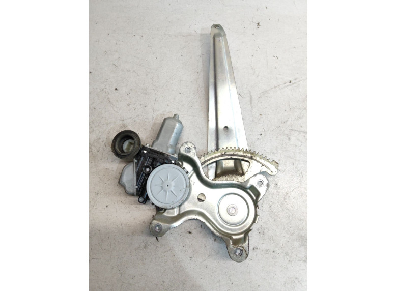 Стеклоподъемник электрический задний левый к Toyota Land Cruiser, 2012г.