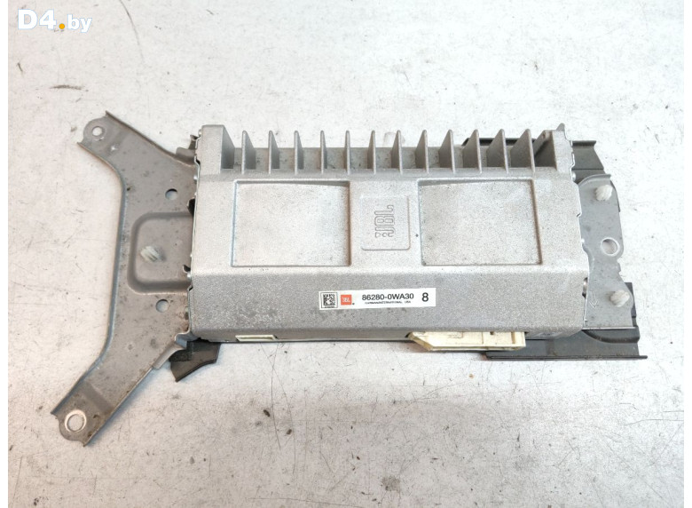 Усилитель музыкальный к Toyota LandCruiser 2012 г.