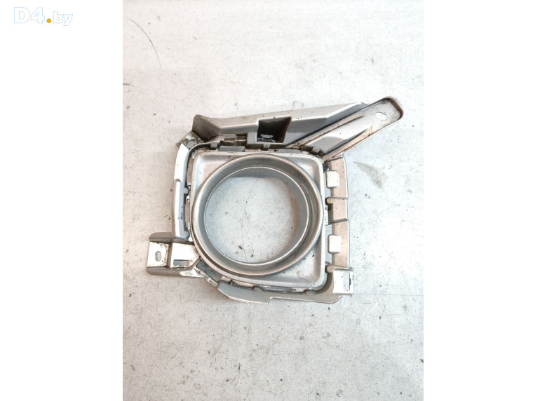 Рамка фары противотуманной правой к Toyota LandCruiser 2012 г.