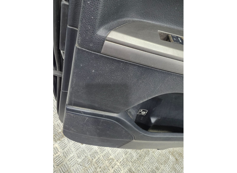 Обшивка двери задней правой (дверная карта) к Toyota Land Cruiser, 2012г.