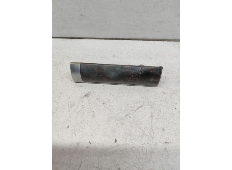 Накладка декоративная к Toyota Land Cruiser, 2012г.