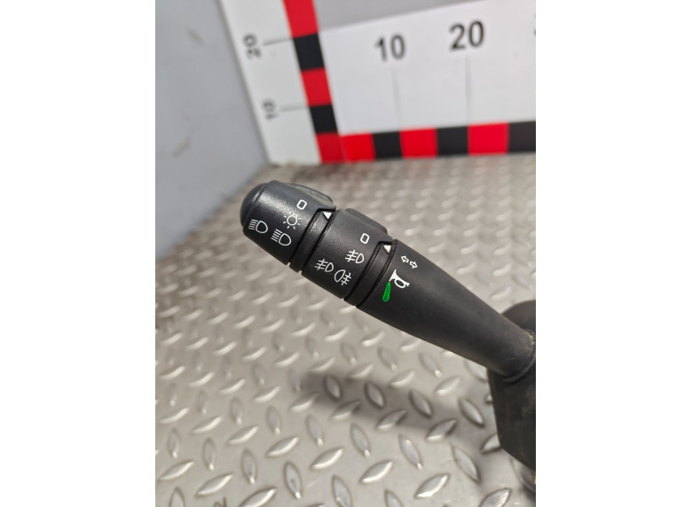 Переключатель подрулевой (стрекоза) к Renault Sandero, 2011г.