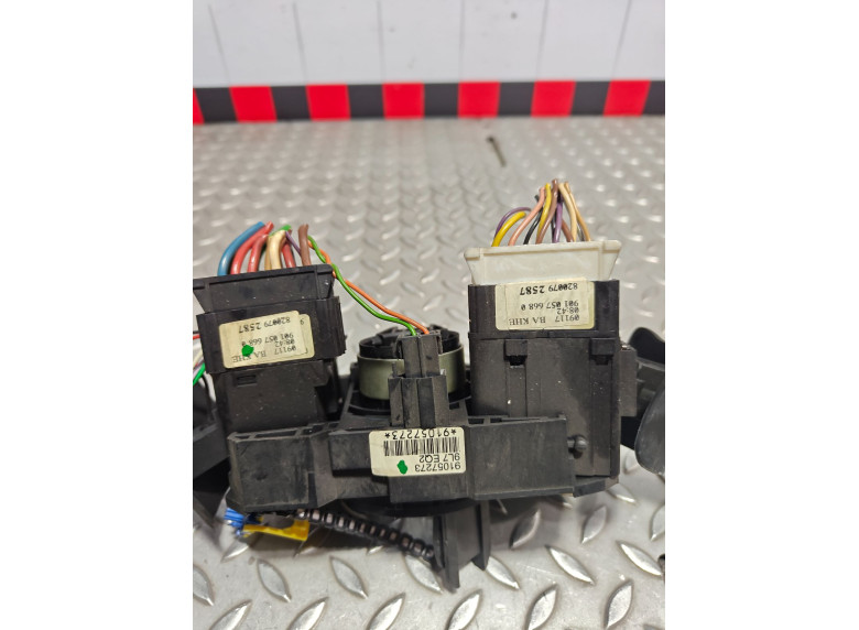 Переключатель подрулевой (стрекоза) к Renault Logan, 2007г.