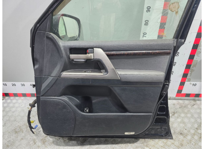 Обшивка двери передней правой (дверная карта) к Toyota Land Cruiser, 2012г.