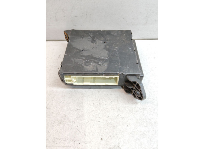 Блок предохранителей к Toyota Land Cruiser, 2012г.