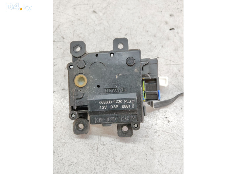 Моторчик заслонки печки к Toyota LandCruiser 2012 г.