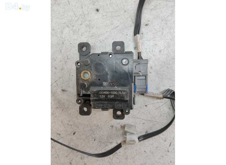 Моторчик заслонки печки к Toyota LandCruiser 2012 г.