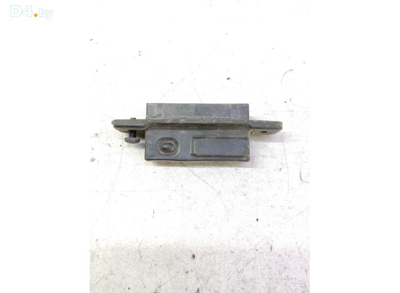 Кнопка открытия багажника к Toyota LandCruiser 2012 г.