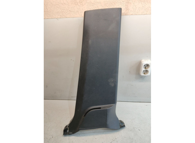 Обшивка стойки центральной правой к Toyota Land Cruiser, 2012г.