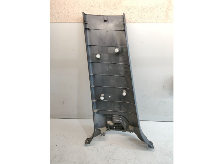 Обшивка стойки центральной правой к Toyota Land Cruiser, 2012г.