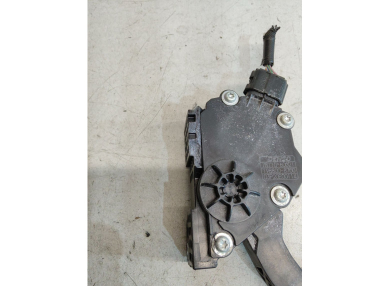 Педаль газа к Toyota Land Cruiser, 2012г.