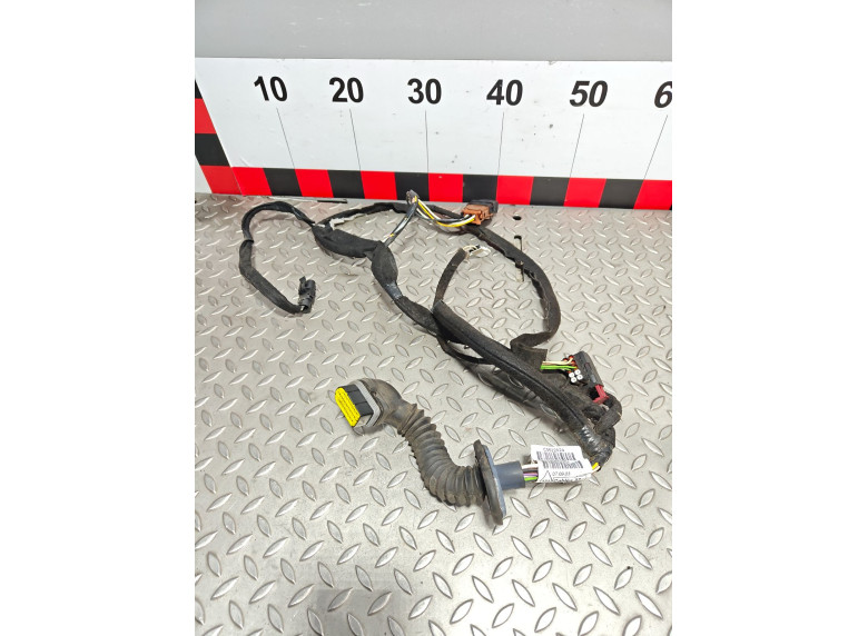 Проводка двери передней правой к Renault Trafic, 2003г.