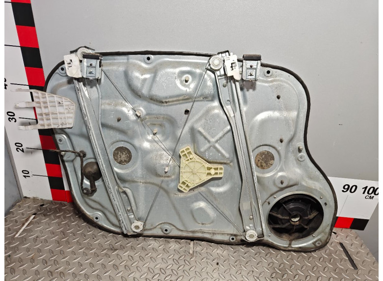 Стеклоподъемник электрический передний правый к Kia Ceed, 2010г.