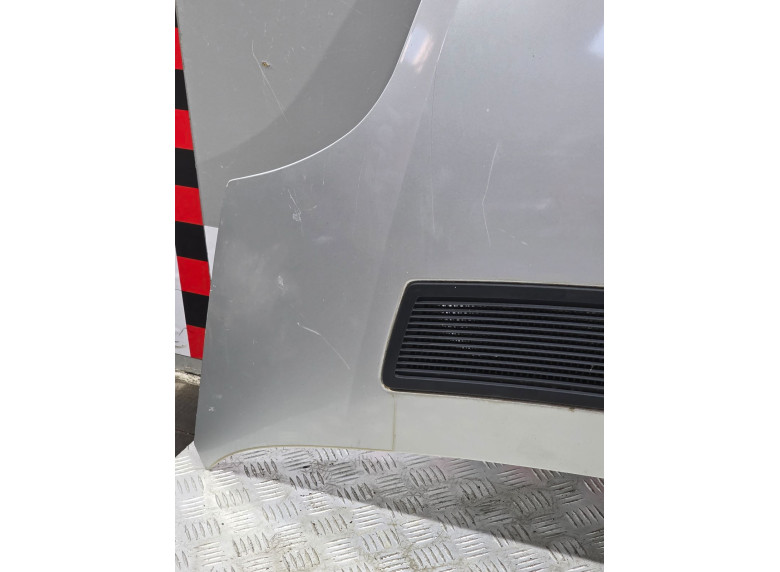 Капот к Renault Trafic, 2004г.