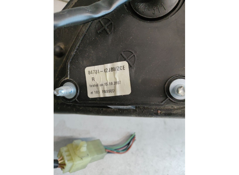 Накладка на зеркало правое к Suzuki Swift, 2007г.
