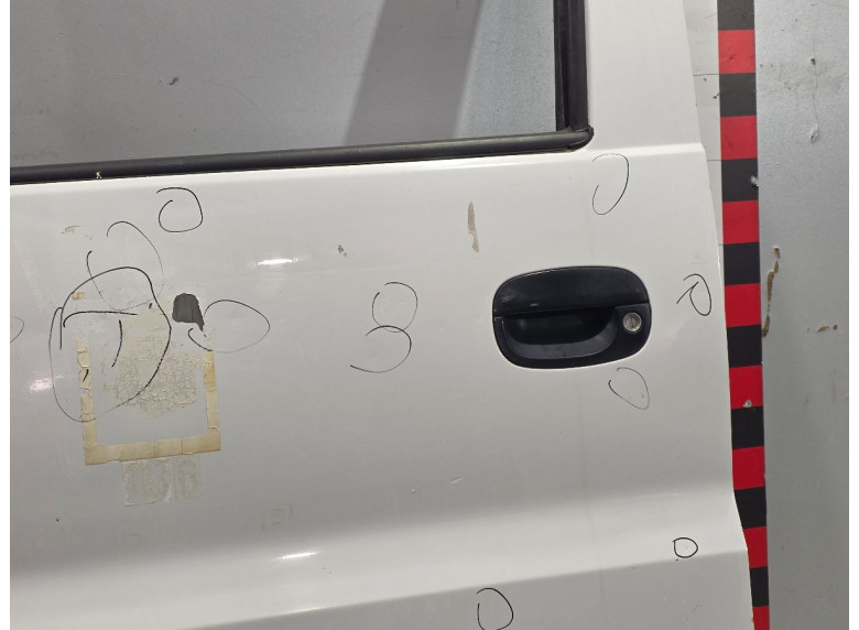 Дверь передняя левая к Hyundai H1, 2000г.