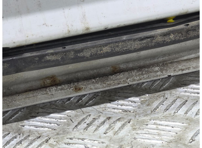 Дверь передняя правая к Hyundai H1, 2000г.