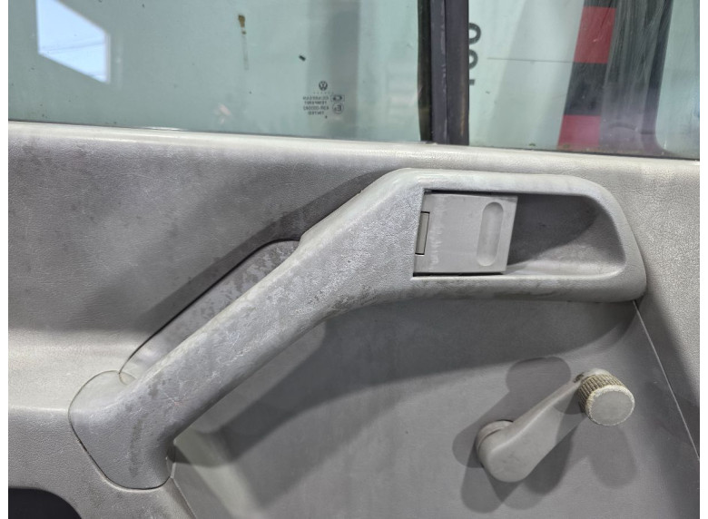 Ручка внутренняя передняя левая к Volkswagen LT, 2001г.