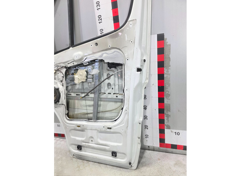 Дверь передняя правая к Mercedes Sprinter, 2006г.