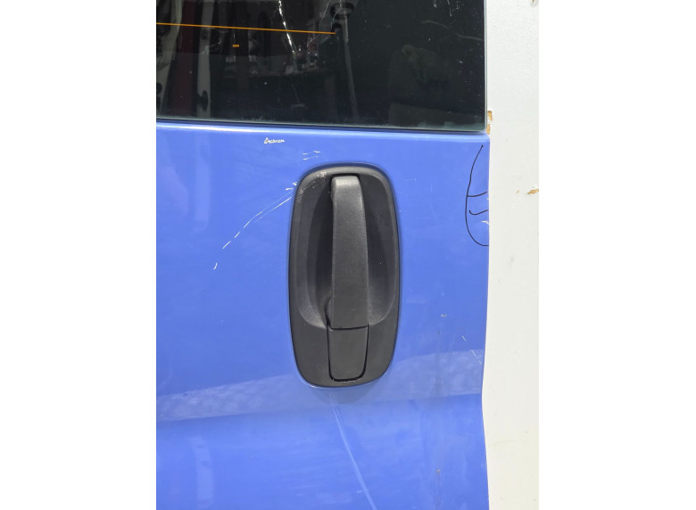 Дверь задняя распашная левая к Renault Trafic, 2004г.