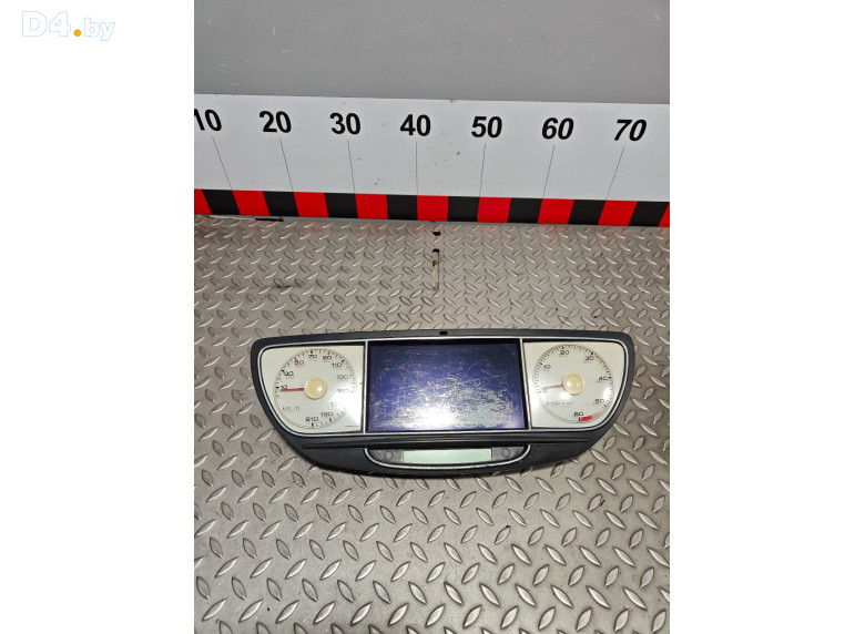 Щиток приборов (приборная панель) к Citroen C8 2010 г.