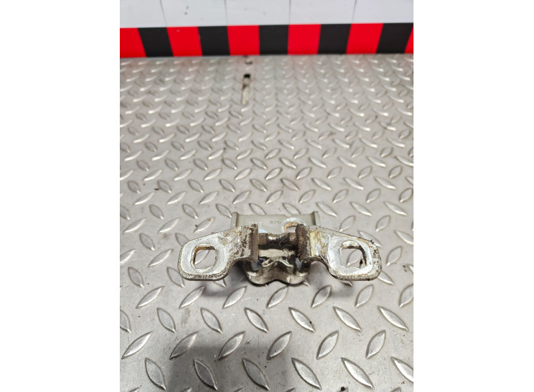 Петля двери передней правой к Renault Duster, 2010г.