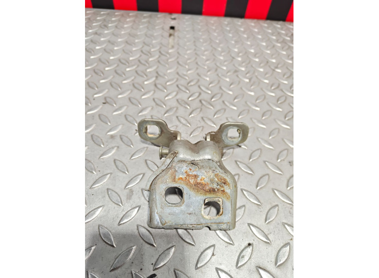 Петля двери передней правой к Renault Duster, 2010г.