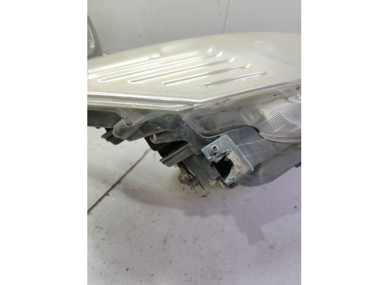 Фара правая к Suzuki SX4, 2010г.