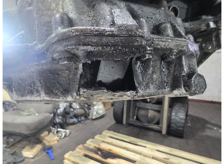 Двигатель к Audi A6, 2000г.