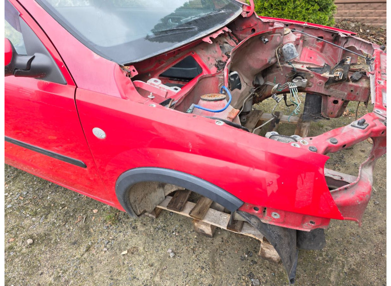 Четверть передняя правая к Opel Corsa, 2004г.