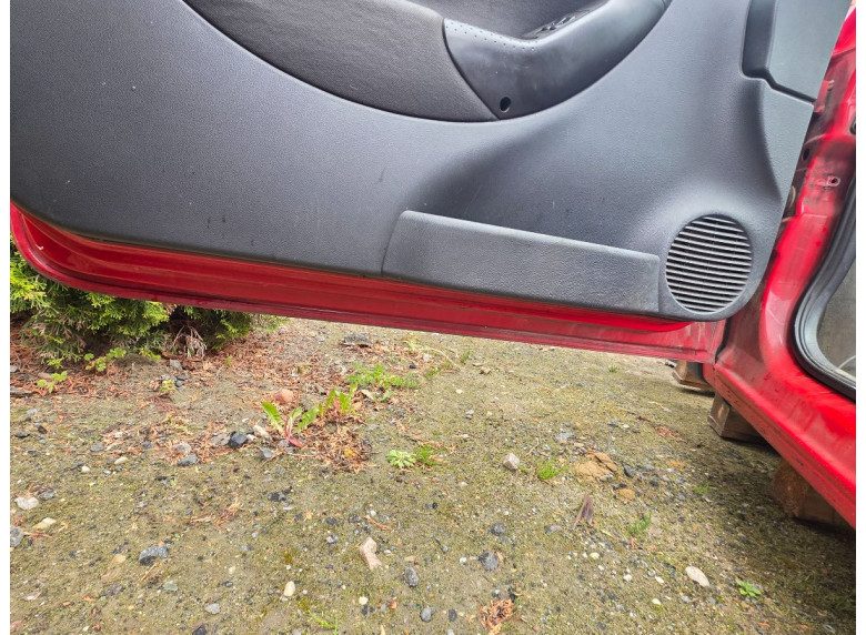 Дверь передняя левая к Opel Corsa, 2004г.