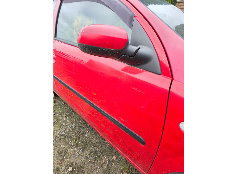 Дверь передняя правая к Opel Corsa, 2004г.