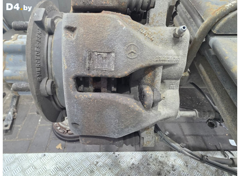 Суппорт задний правый к Volkswagen Crafter 2010 г.