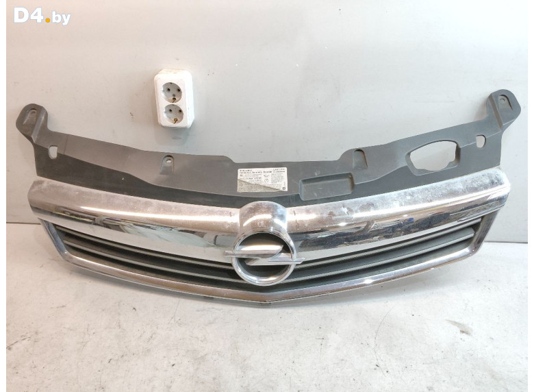 Решетка радиатора к Opel Astra 2008 г.