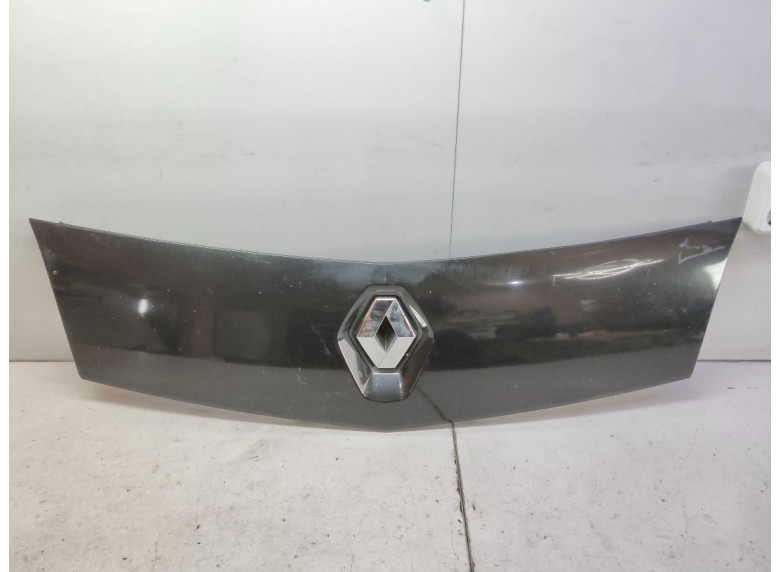 Решетка радиатора к Renault Kangoo, 2011г.