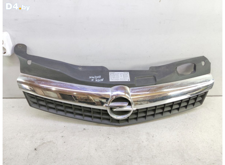 Решетка радиатора к Opel Astra 2008 г.