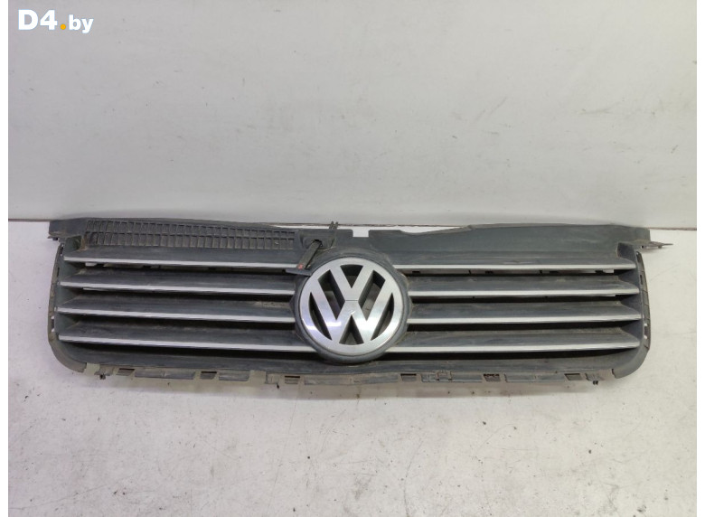 Решетка радиатора к Volkswagen Passat 2001 г.