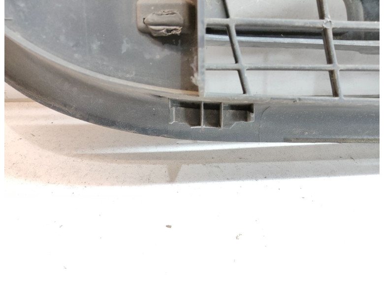 Решетка радиатора к Renault Master, 2012г.